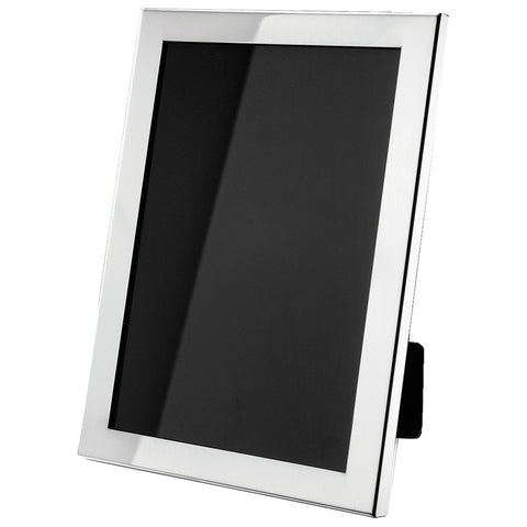 Elegant silver Salisbury frame, perfect for displaying your precious 8x10 wedding photo